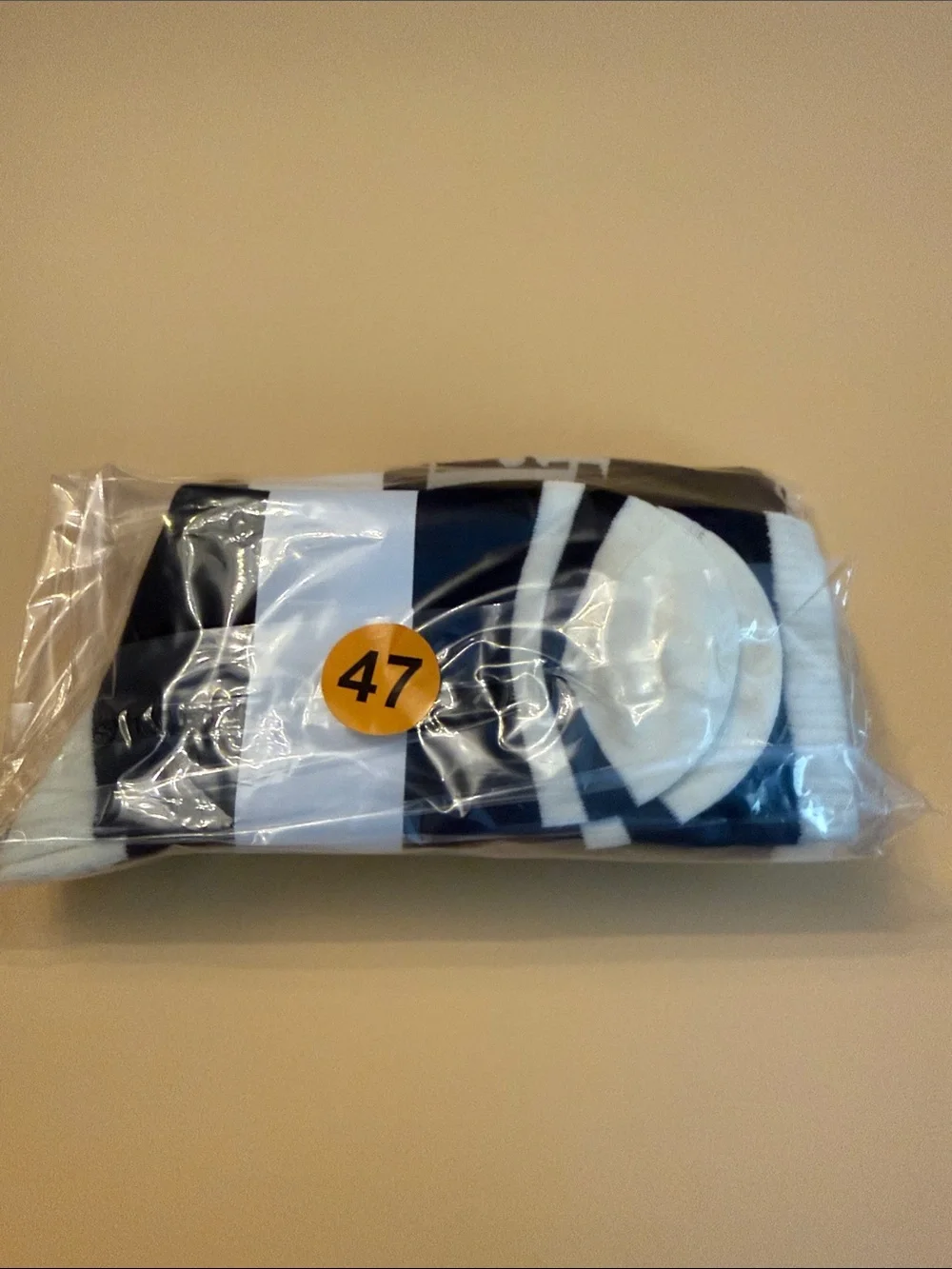 Di or unisex Black & White Logo Crew 2 pairs Socks Set small - medium NEW